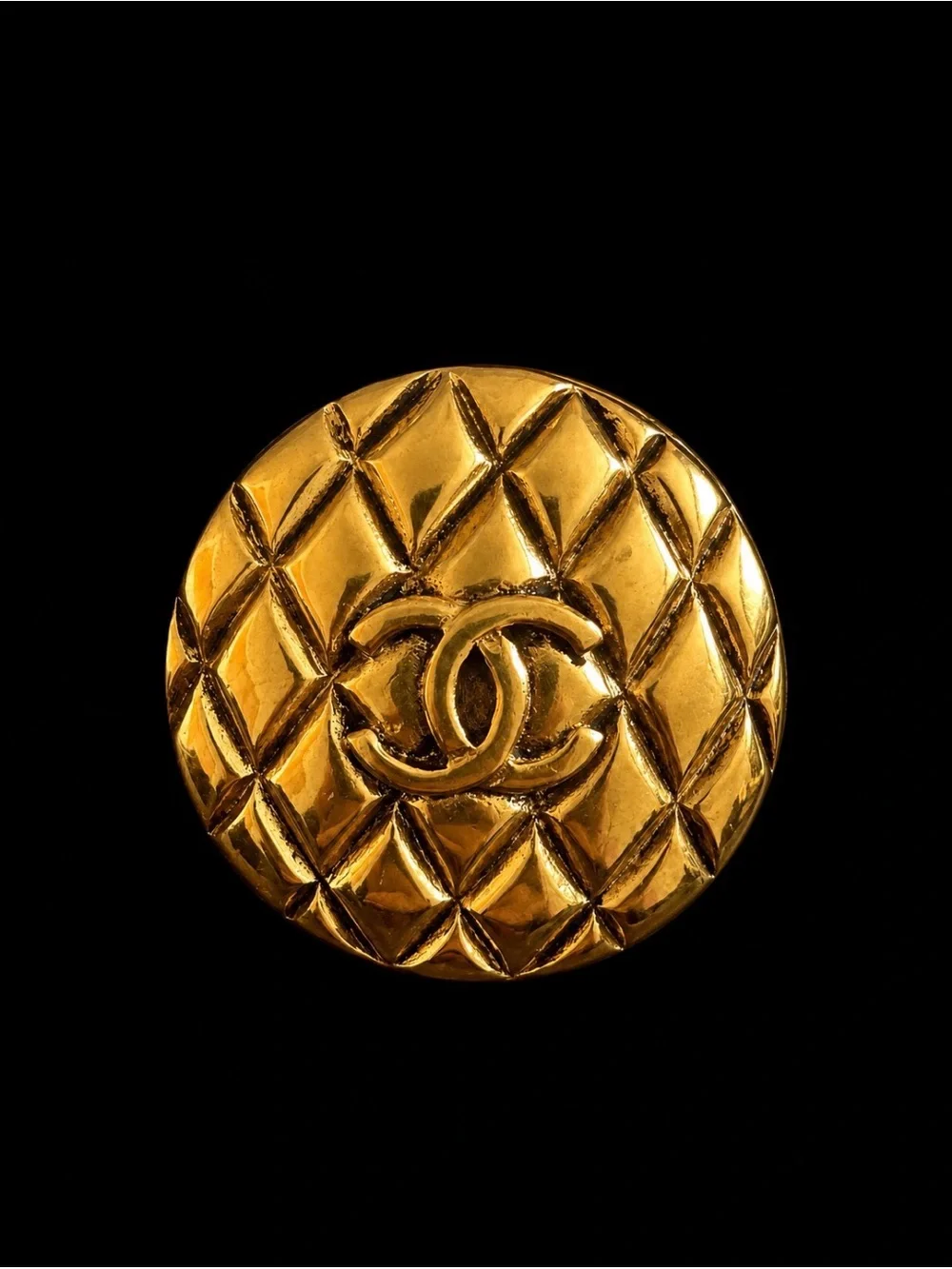 Authentic CHANEL Vintage Gold Tone CC Clip-On Single Earring